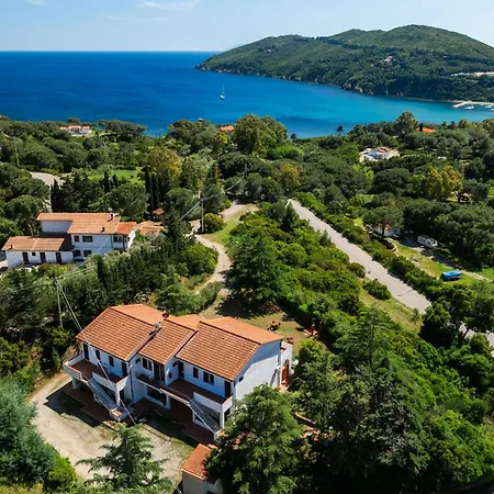 I Due Golfi - Goelba Apartman Lacona