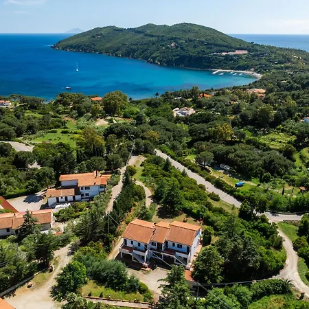 Апартаменты I Due Golfi - Goelba